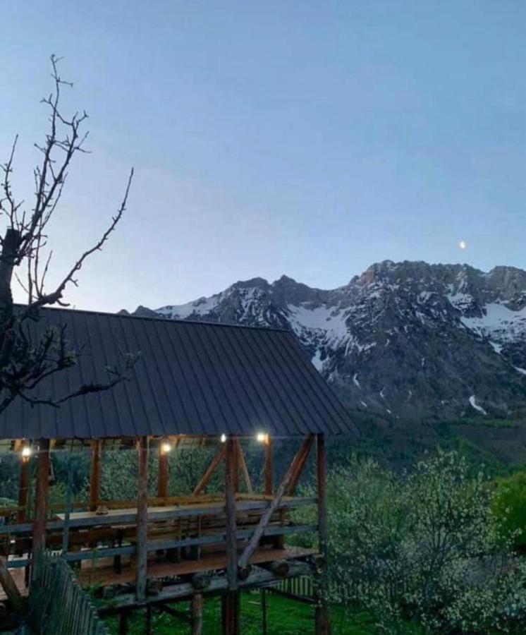 Guest House Kukaj 瓦勒博内 外观 照片